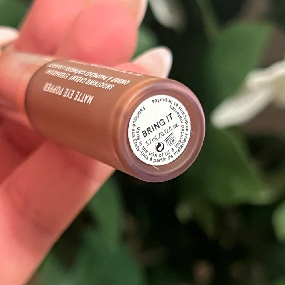 ONE/SIZE • SMOOTHING CREAMY EYESHADOW • BRING IT